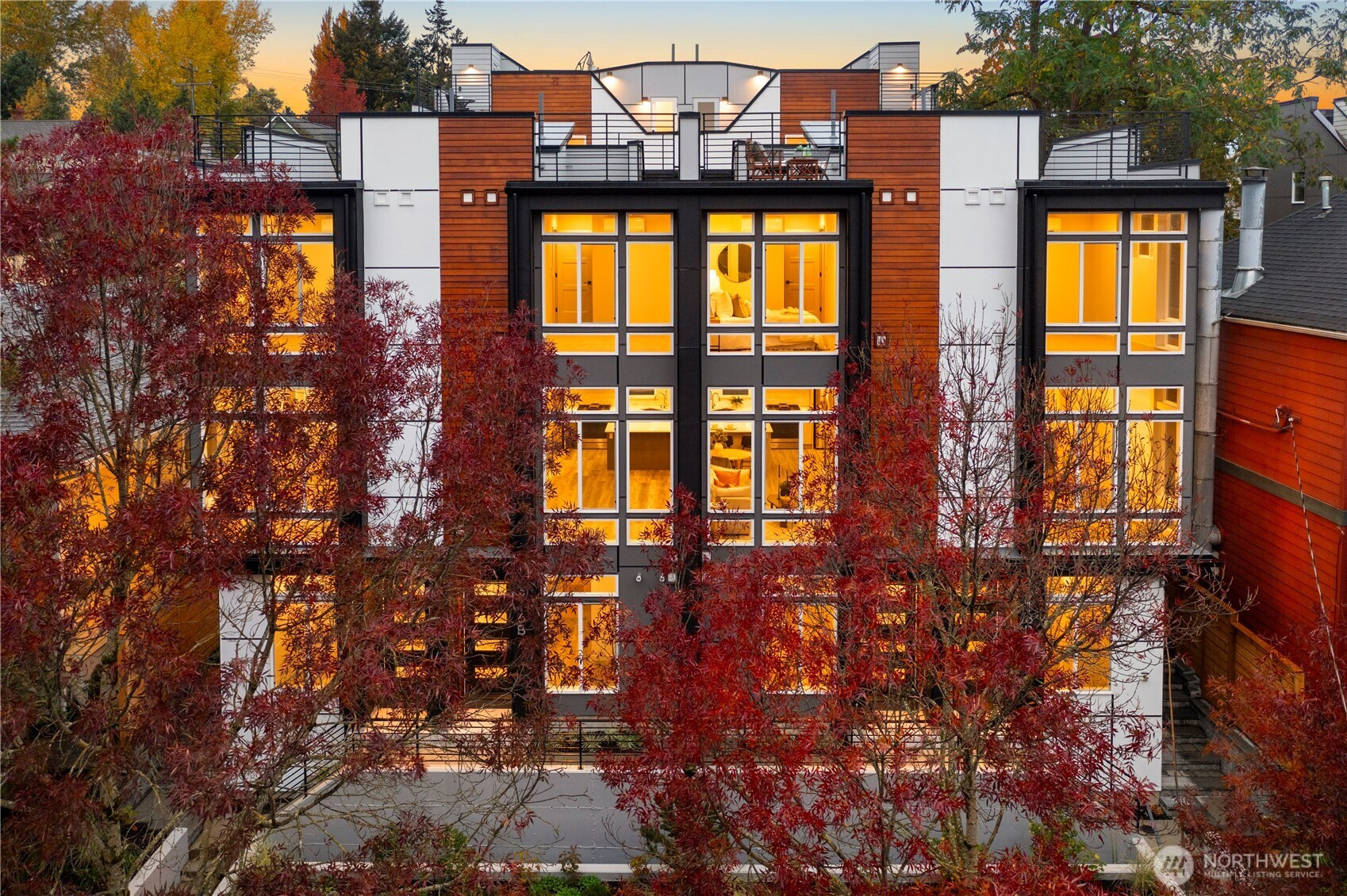 922 B N 35th Street, Seattle, WA 98103