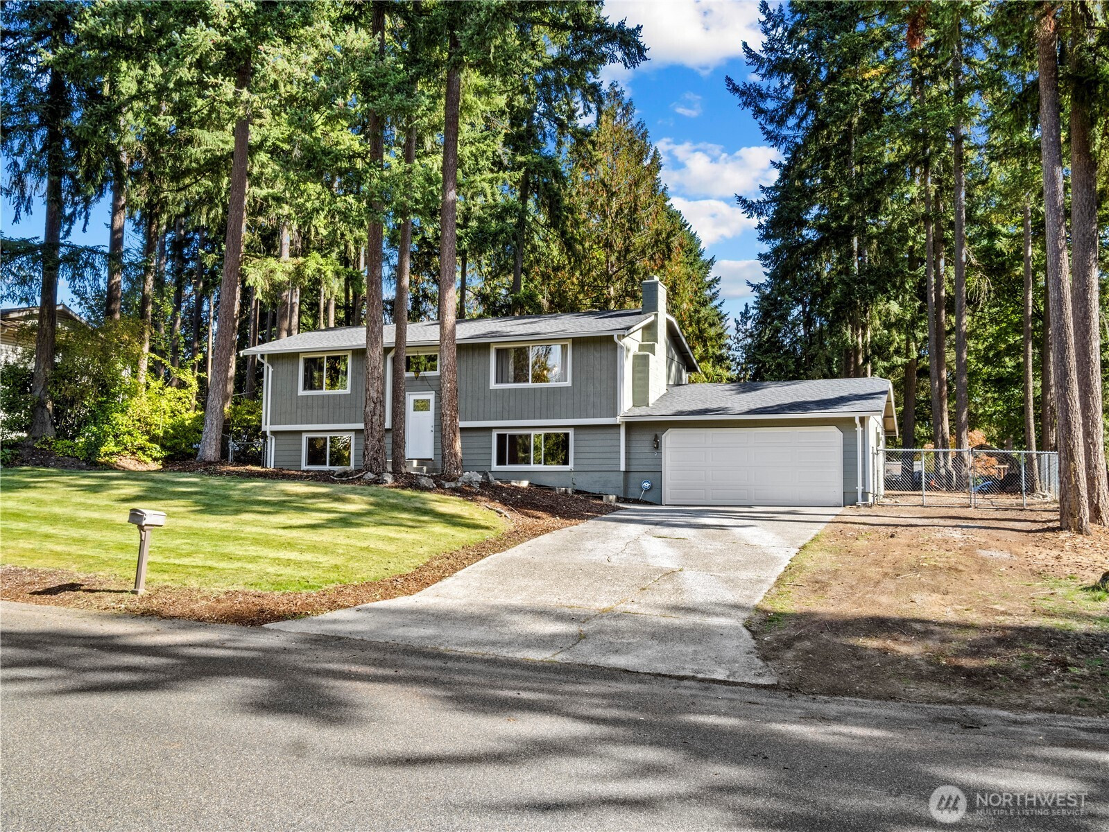 2303 cherokee Boulevard, Puyallup, WA 98374