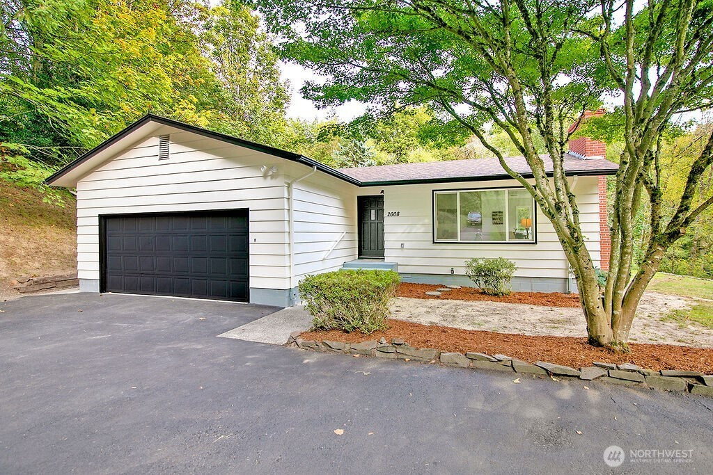 2608 Maplewood Drive, Longview, WA 98632