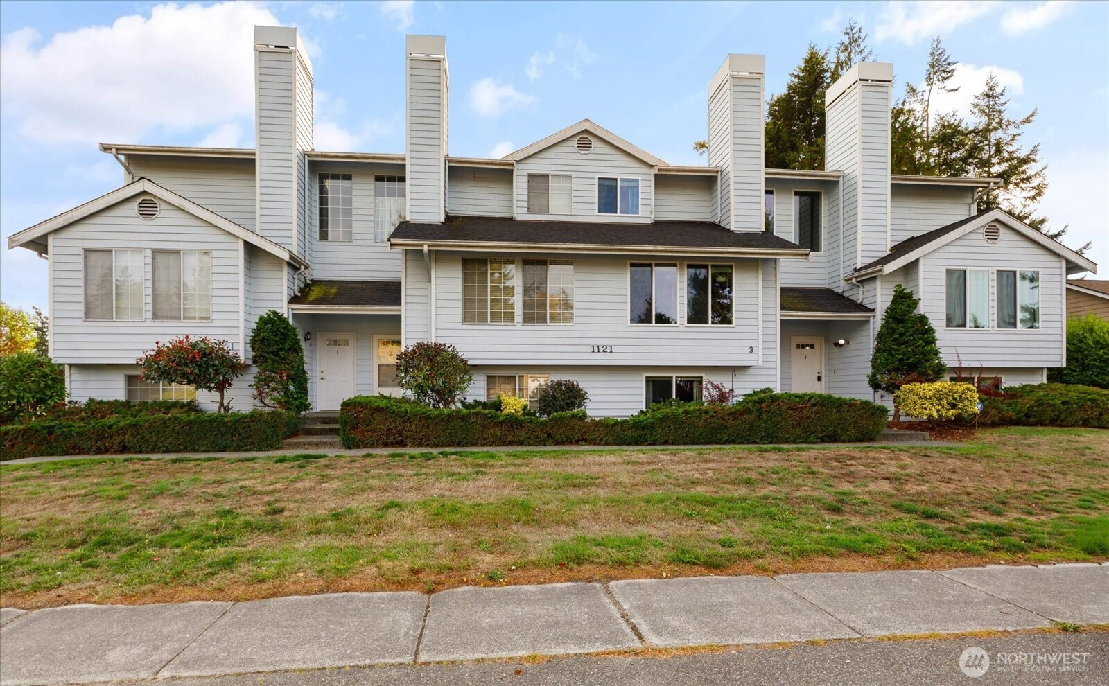 1121 SW Barrington Drive, Oak Harbor, WA 98277