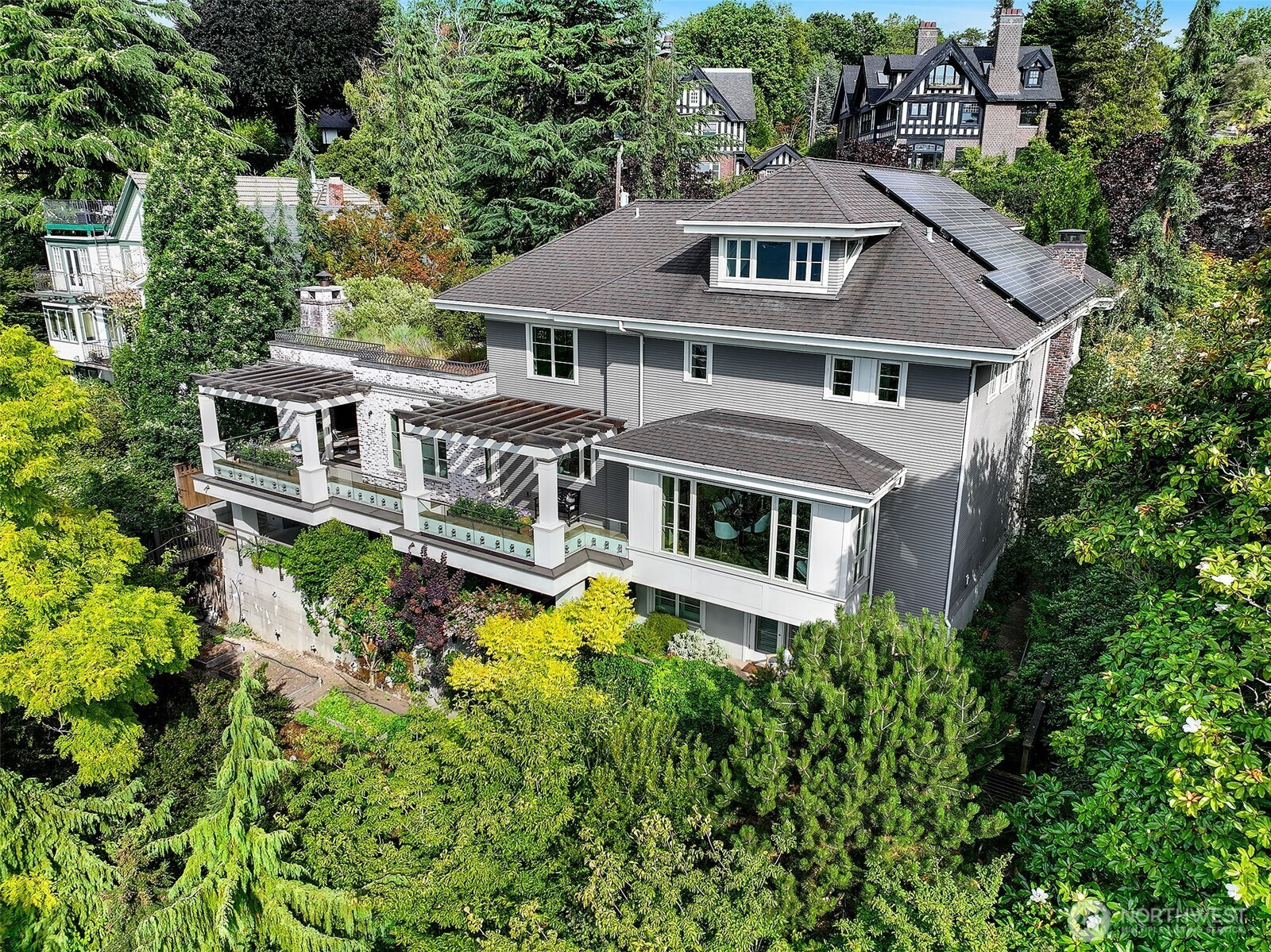 1065 Summit Avenue E, Seattle, WA 98102