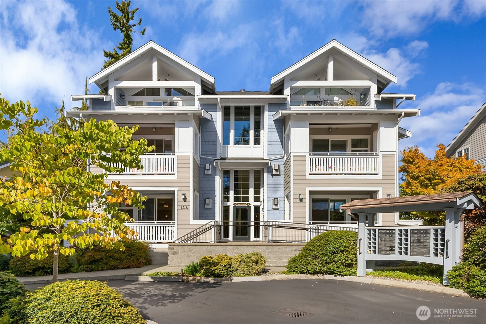 144 Hall Brothers Loop NW, Bainbridge Island, WA 98110