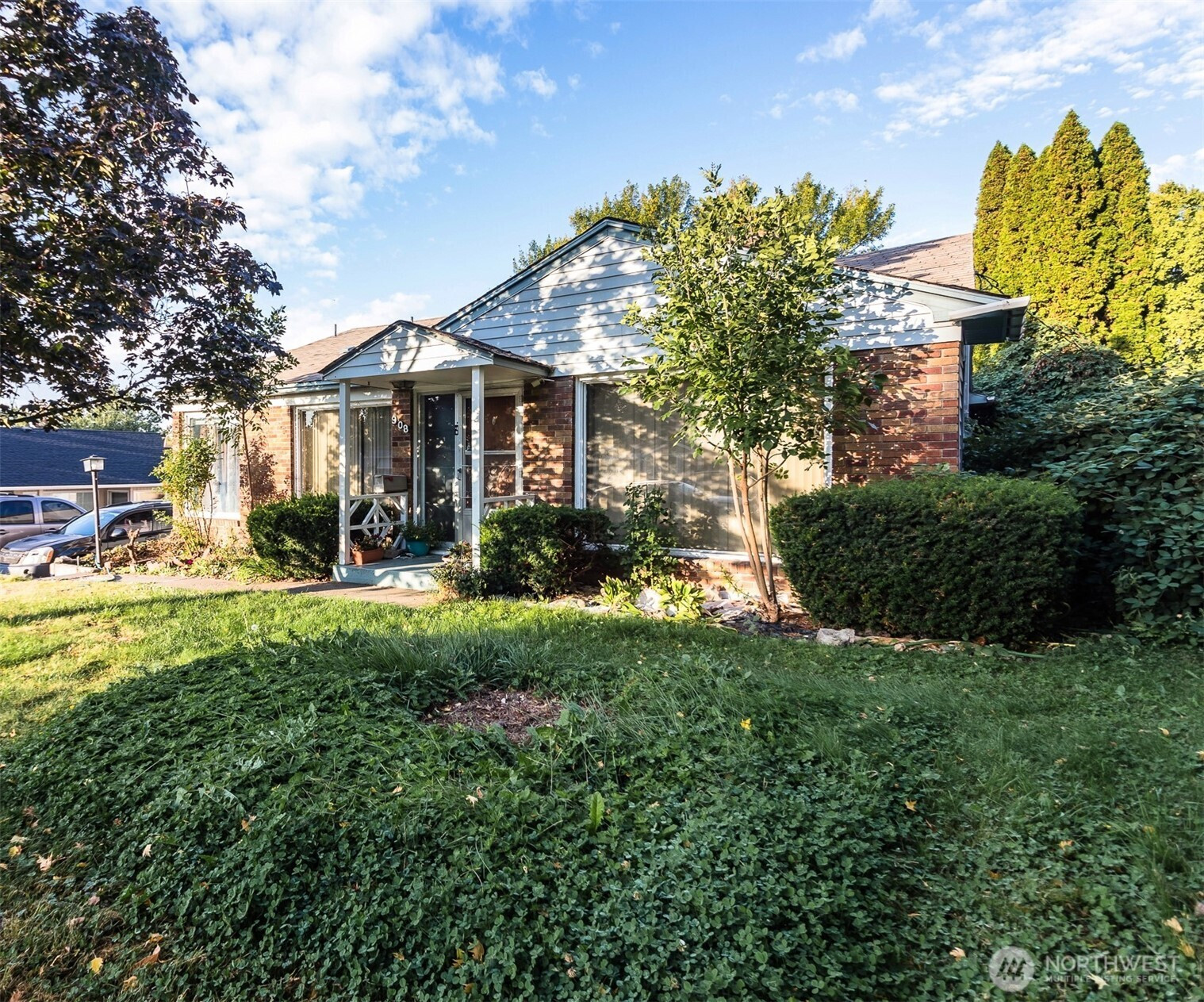 908 S 22nd Avenue, Yakima, WA 98902