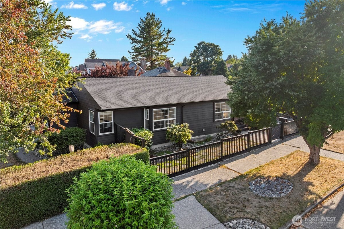 3523 SW Charlestown Street, Seattle, WA 98126