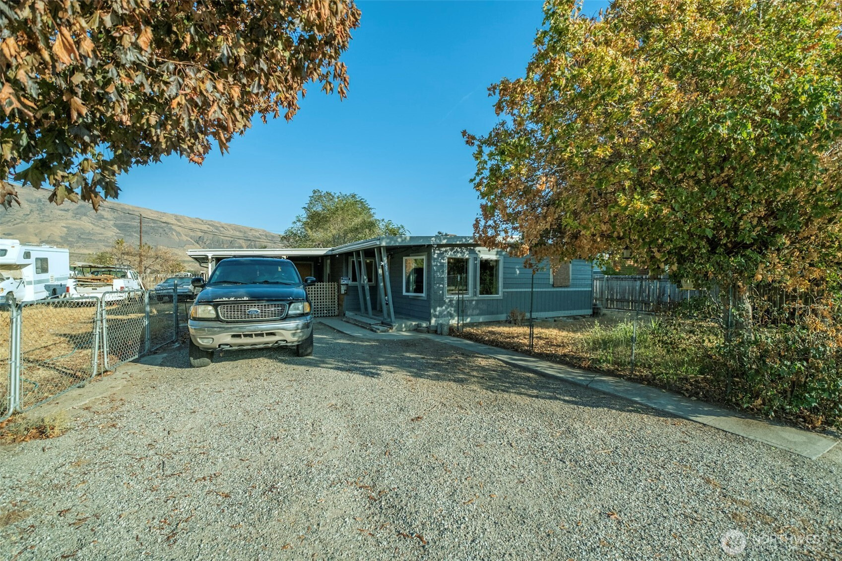 1511 Center Street, Rock Island, WA 98850