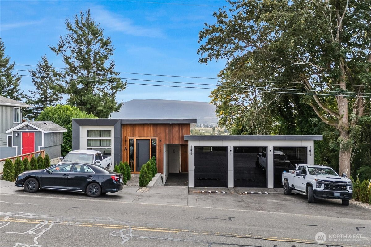 520 Columbia Street, Cathlamet, WA 98612
