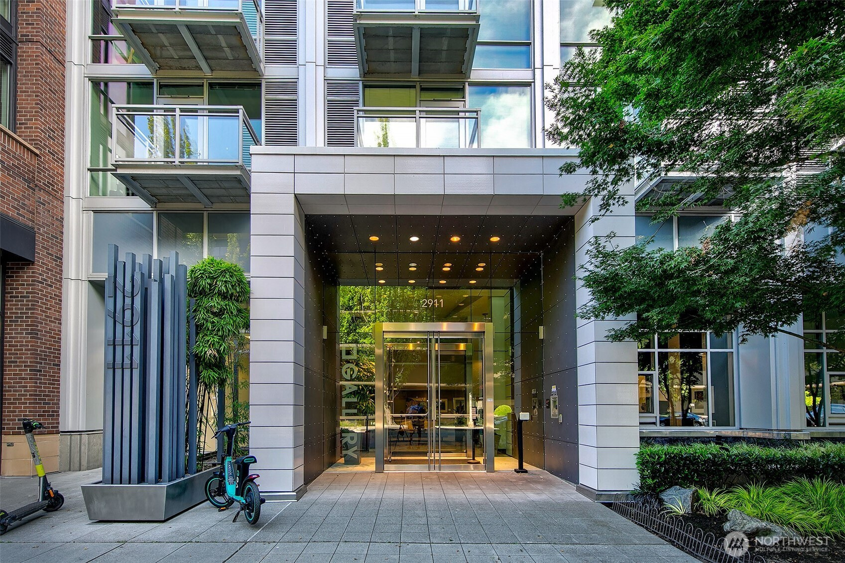 2911 2nd Avenue, Seattle, WA 98121