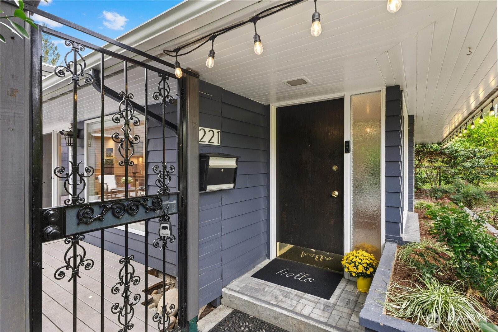221 8th Avenue W, Kirkland, WA 98033