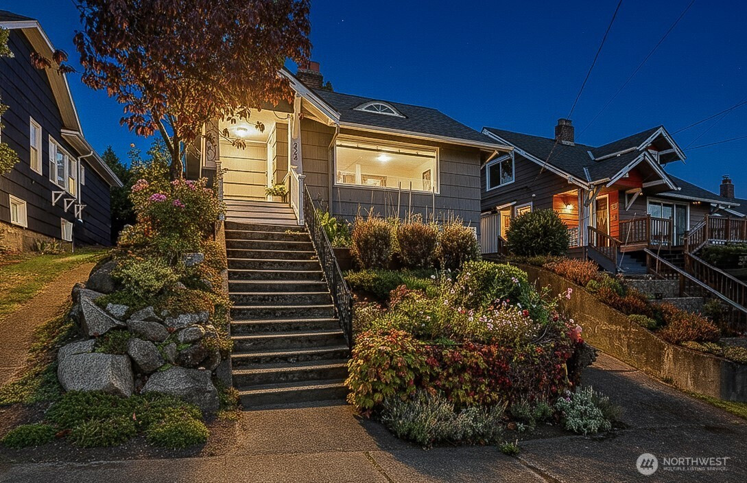 324 NE 52nd Street, Seattle, WA 98105