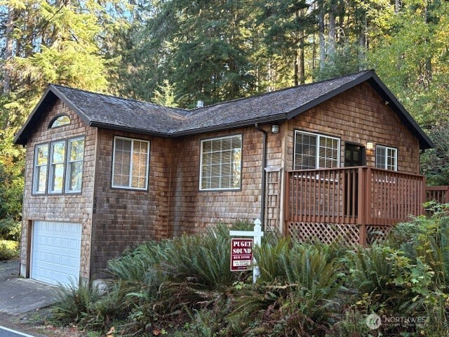 386 South Shore Road, Quinault, WA 98575