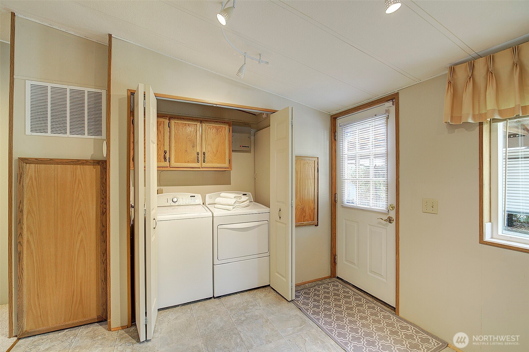 17308 Woodcrest Drive NE, Bothell, WA 98011