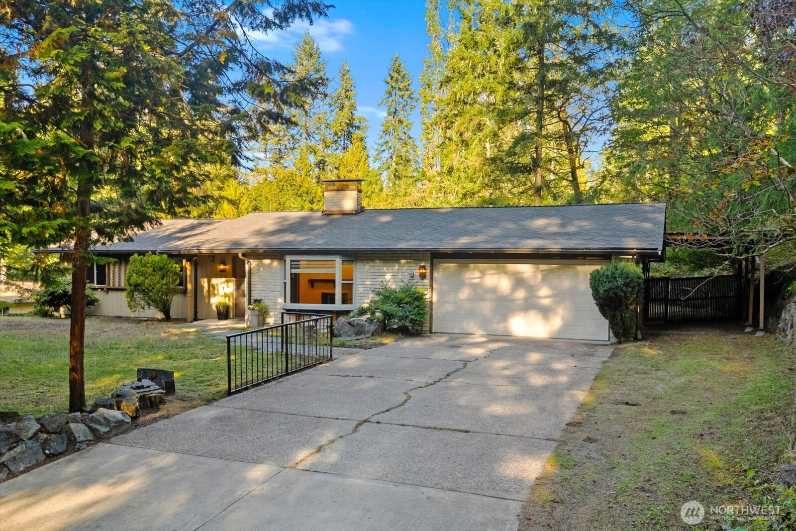 3320 NE 178th Street, Lake Forest Park, WA 98155
