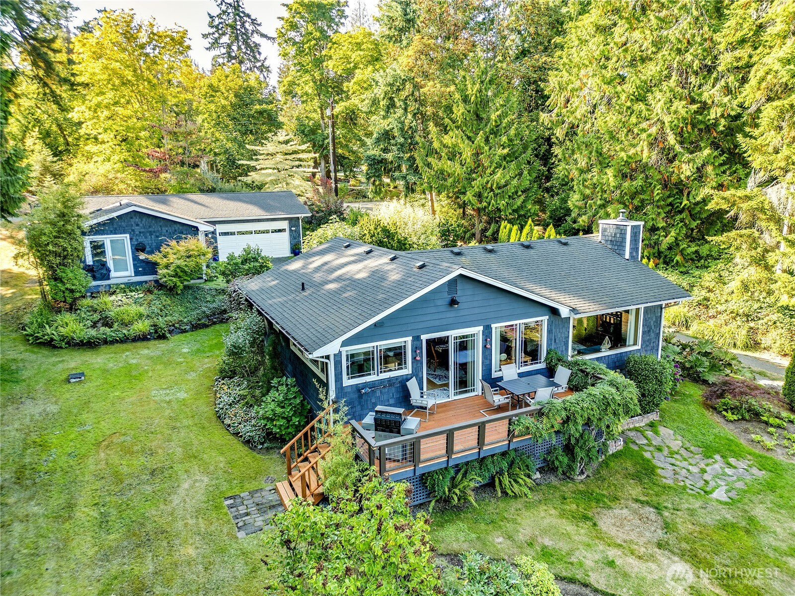 21582 President Point Road NE, Kingston, WA 98346