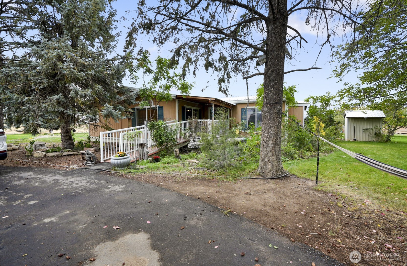 284 NE 18.8, Soap Lake, WA 98851