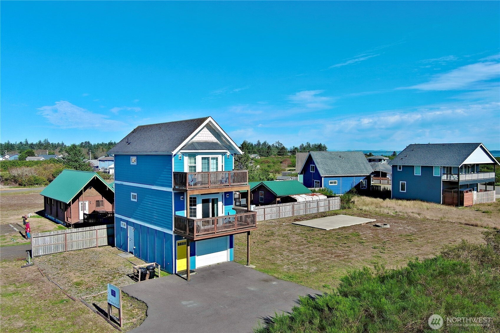 1046 Wawona Avenue SE, Ocean Shores, WA 98569