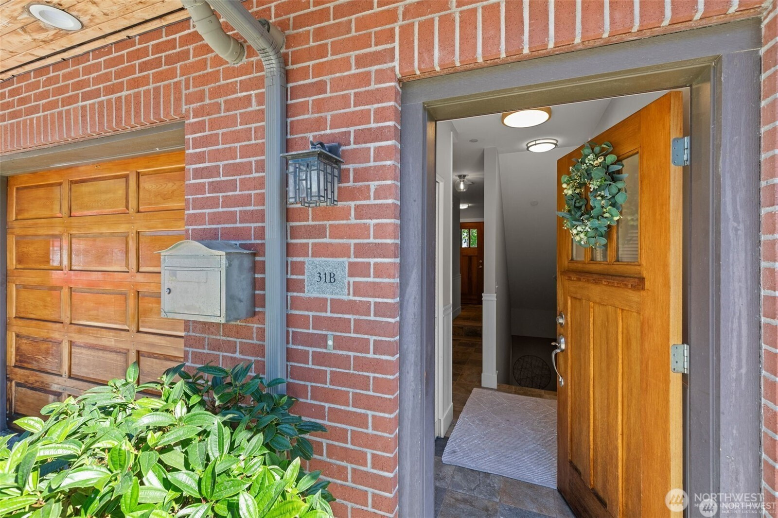 31 Etruria Street, Seattle, WA 98109