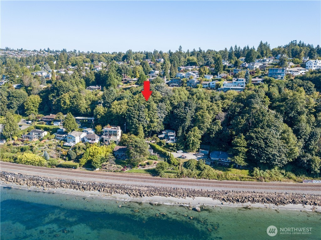 37 XX NW Esplanade, Seattle, WA 98117