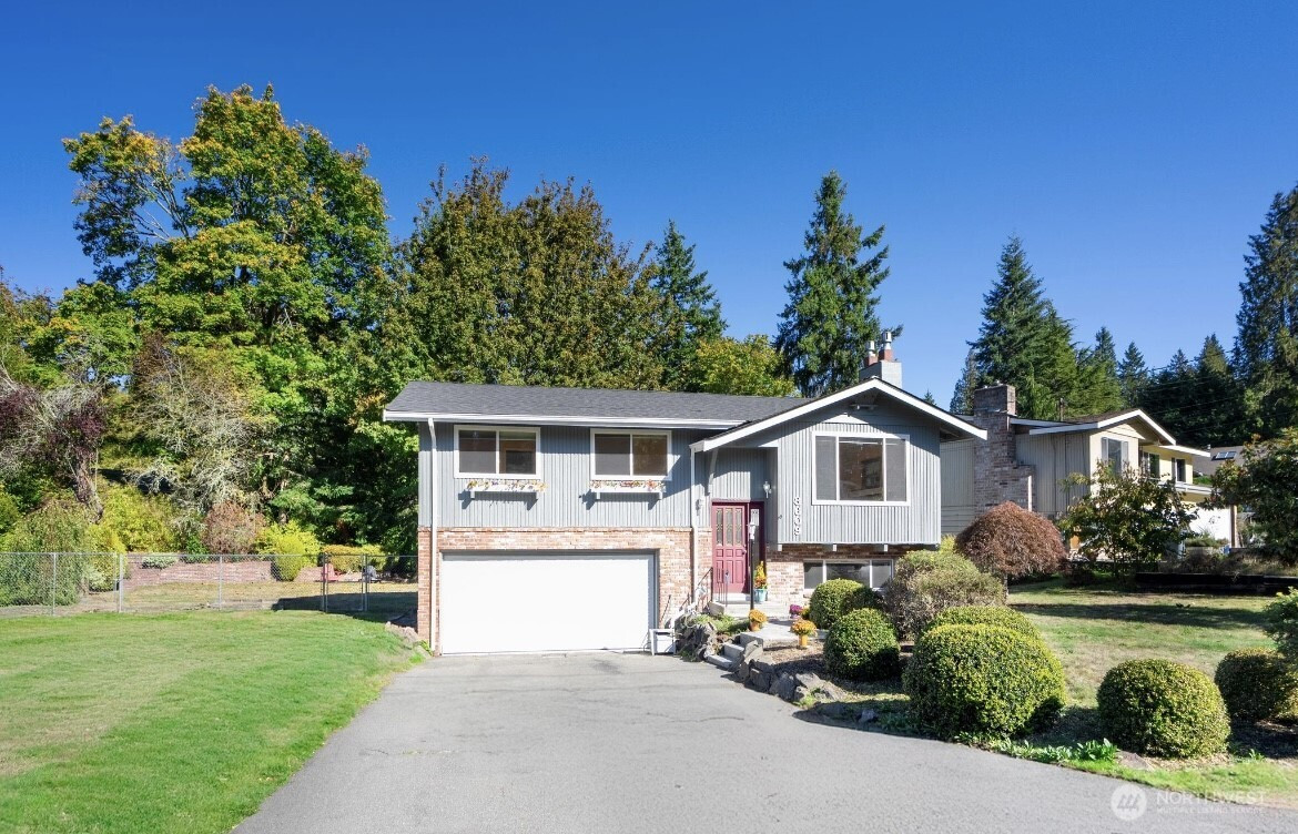 8609 SW 193 Place SW, Edmonds, WA 98026