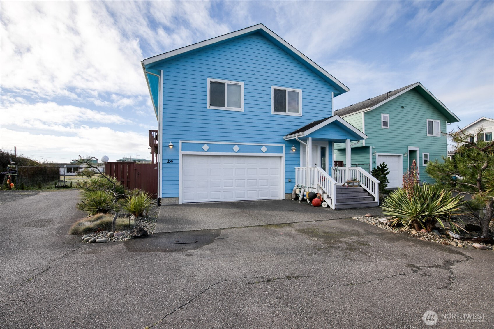 24 Darien Lane, Pacific Beach, WA 98571