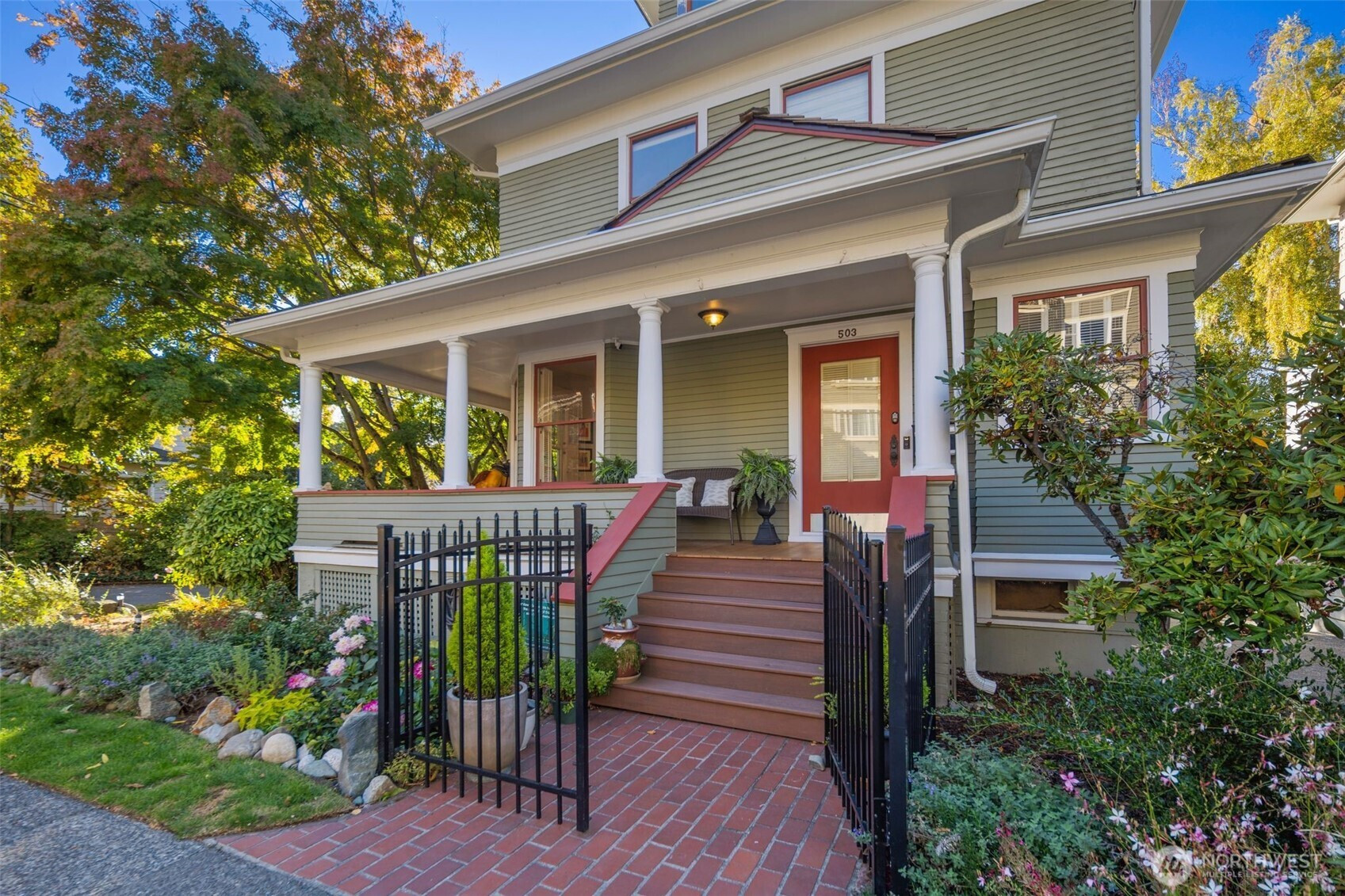 503 12th Avenue E, Seattle, WA 98102