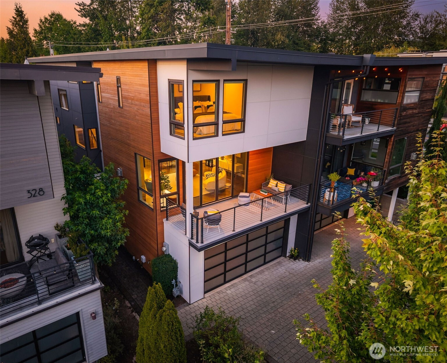 332 10th Avenue S, Kirkland, WA 98033