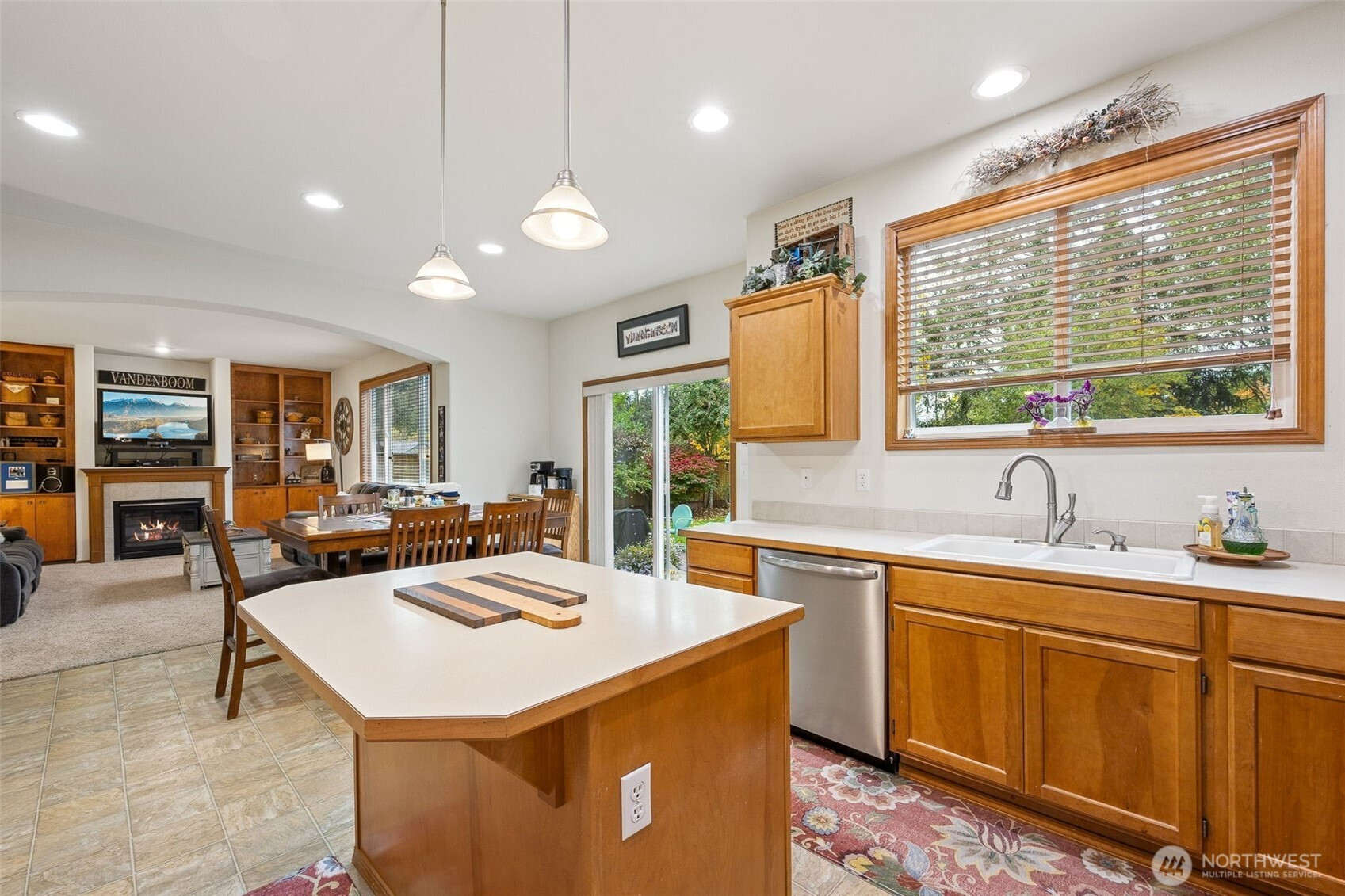 222 Easton Avenue W, Eatonville, WA 98328