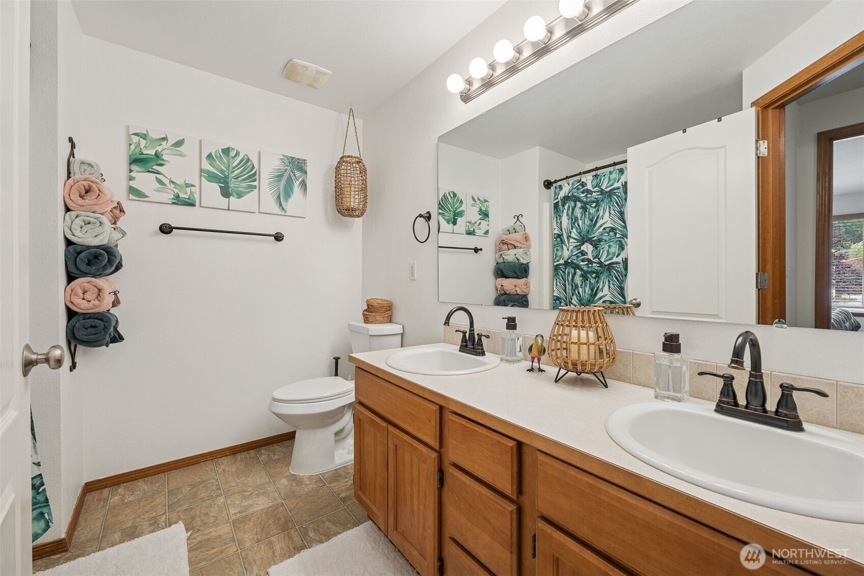 222 Easton Avenue W, Eatonville, WA 98328