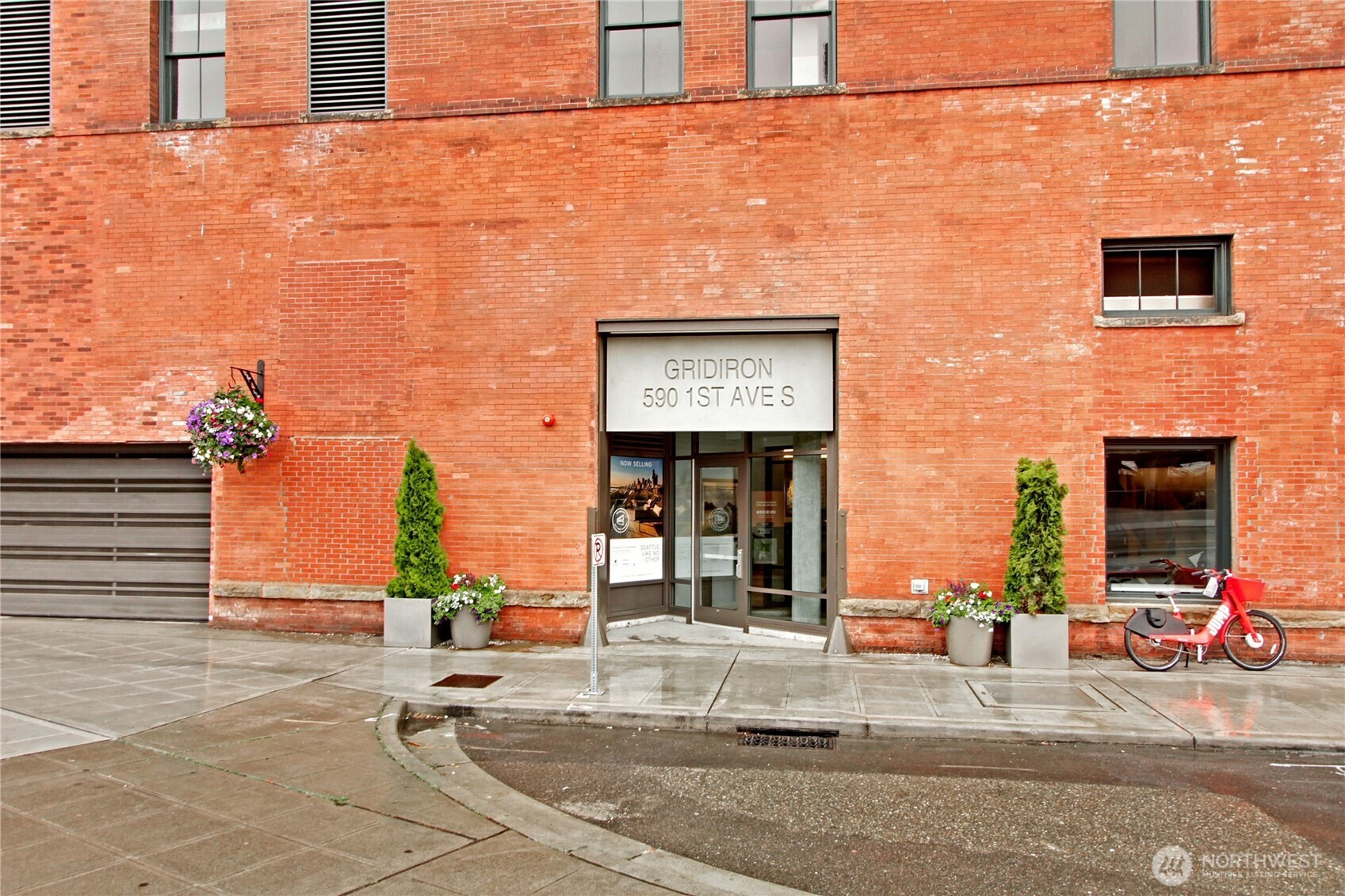 590 1st Avenue, Seattle, WA 98104