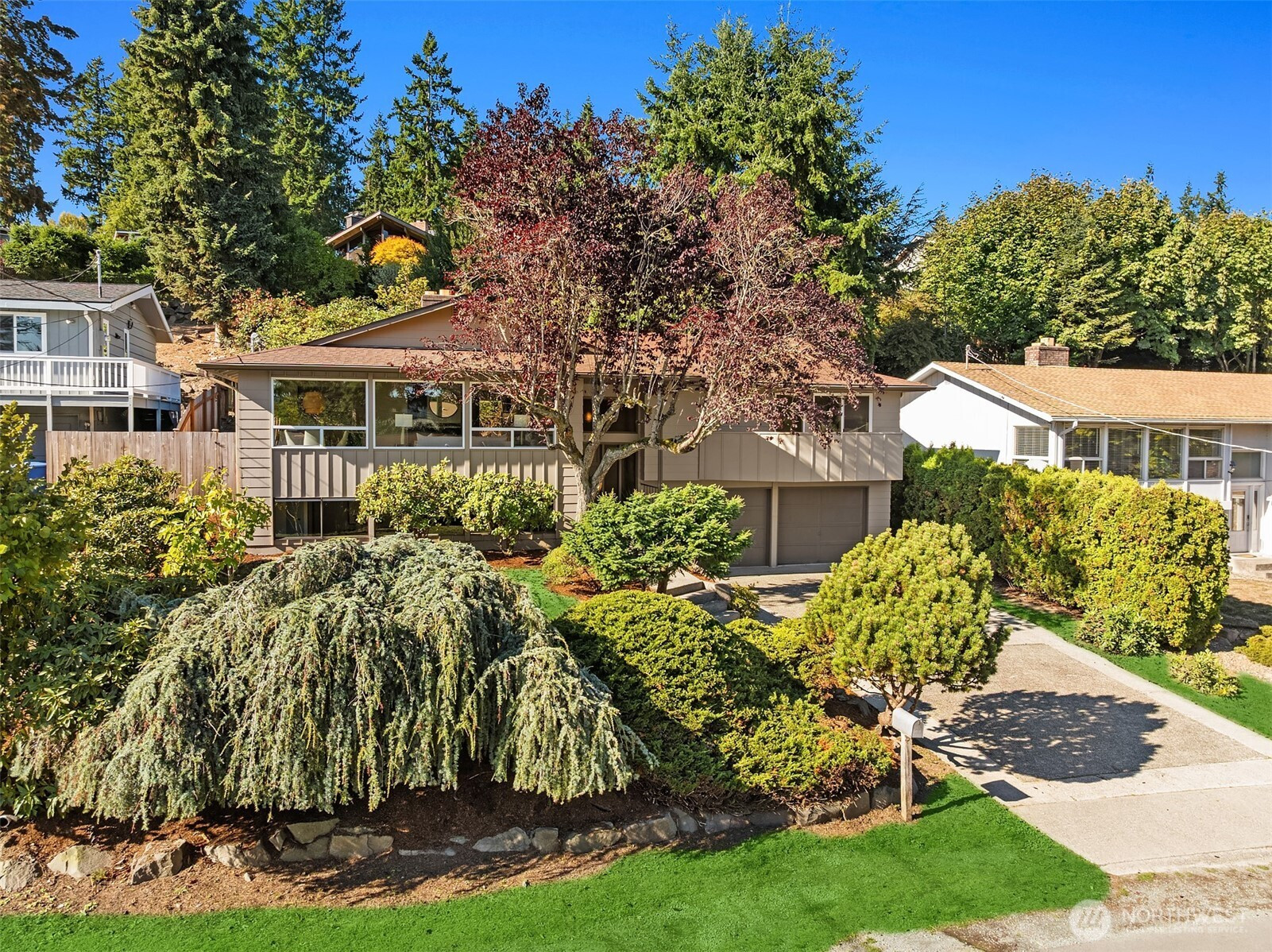 15713 37th Avenue NE, Lake Forest Park, WA 98155