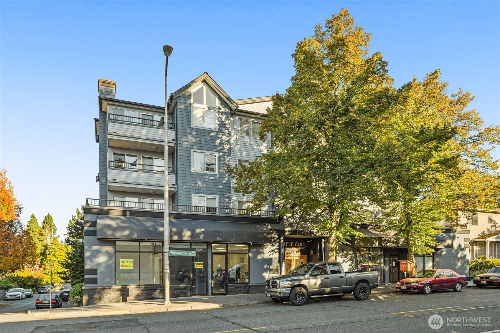9222 Roosevelt Way NE, Seattle, WA 98115