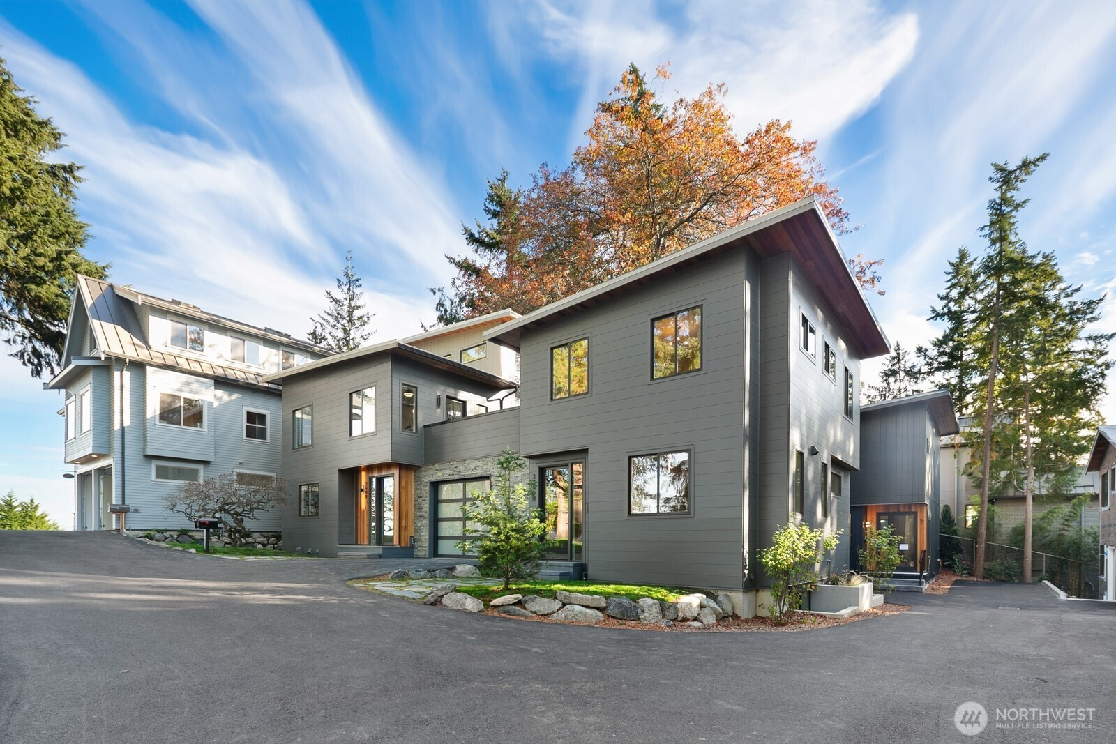 3949 B W Barrett Lane, Seattle, WA 98199