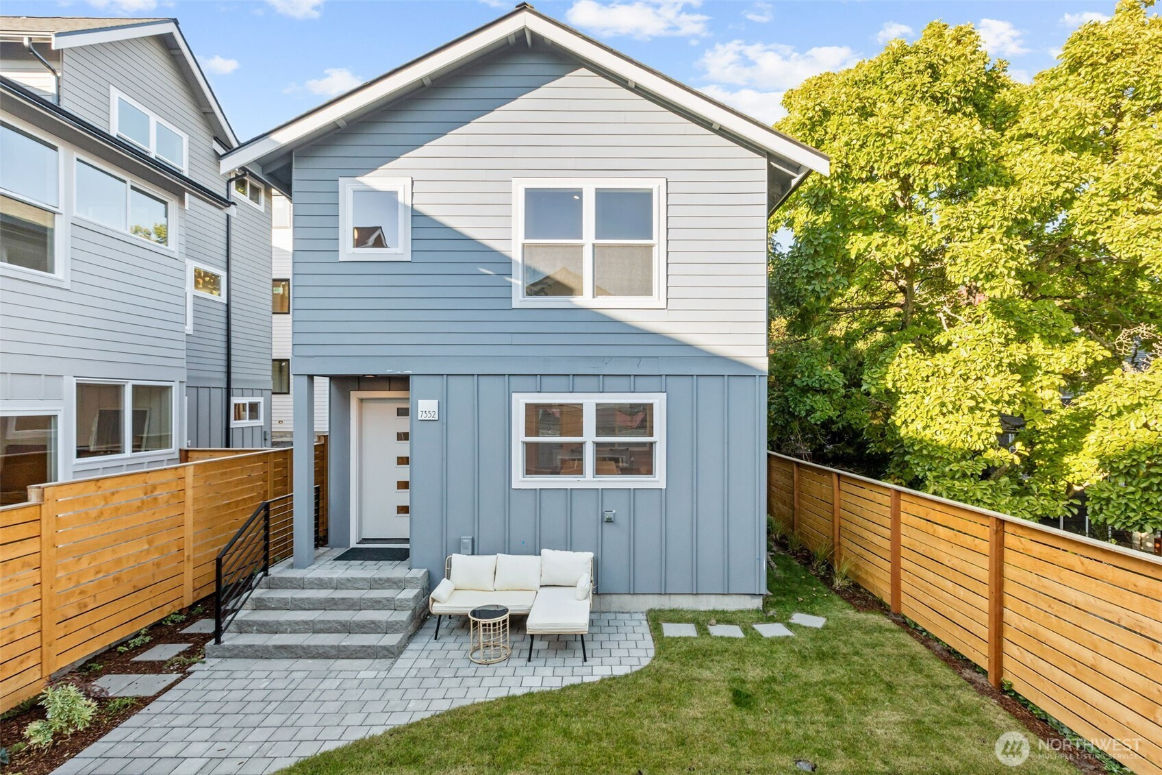 7352 22nd Avenue NW, Seattle, WA 98117
