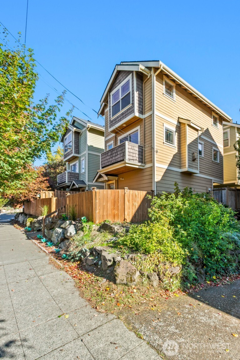6756 7th Avenue NW, Seattle, WA 98117