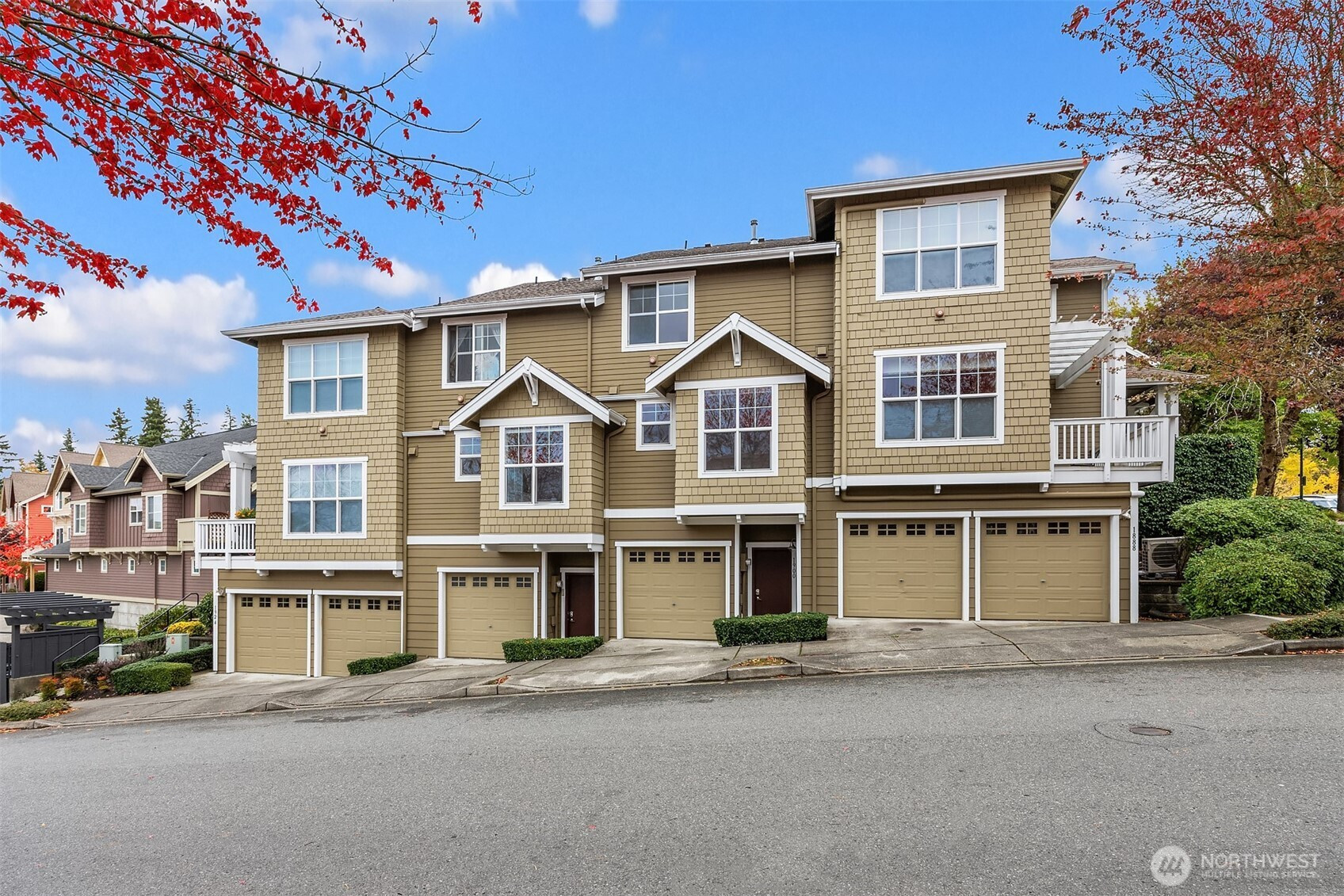 1900 17th Avenue NE, Issaquah, WA 98029