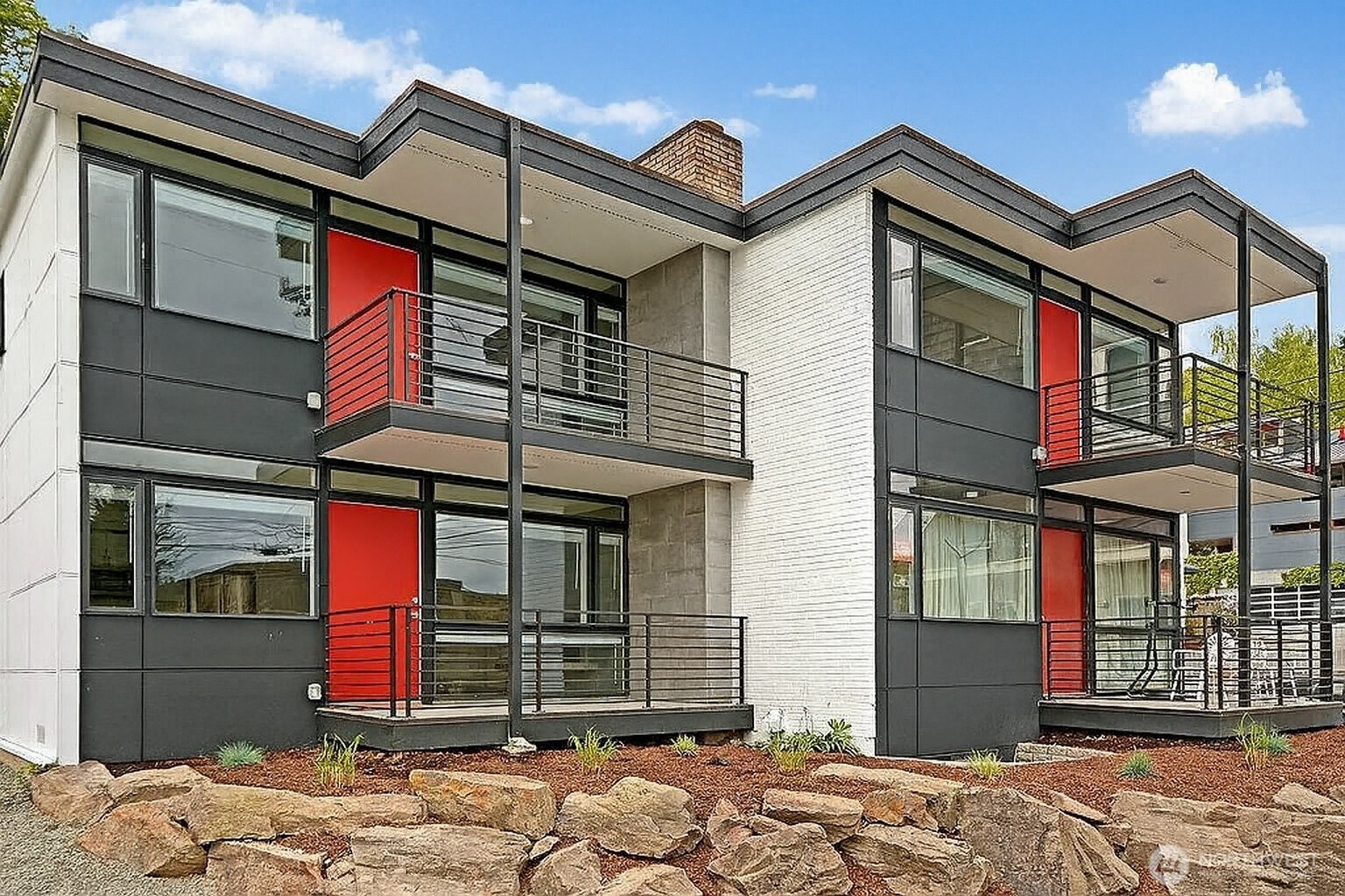3521 S Leschi Place, Seattle, WA 98144