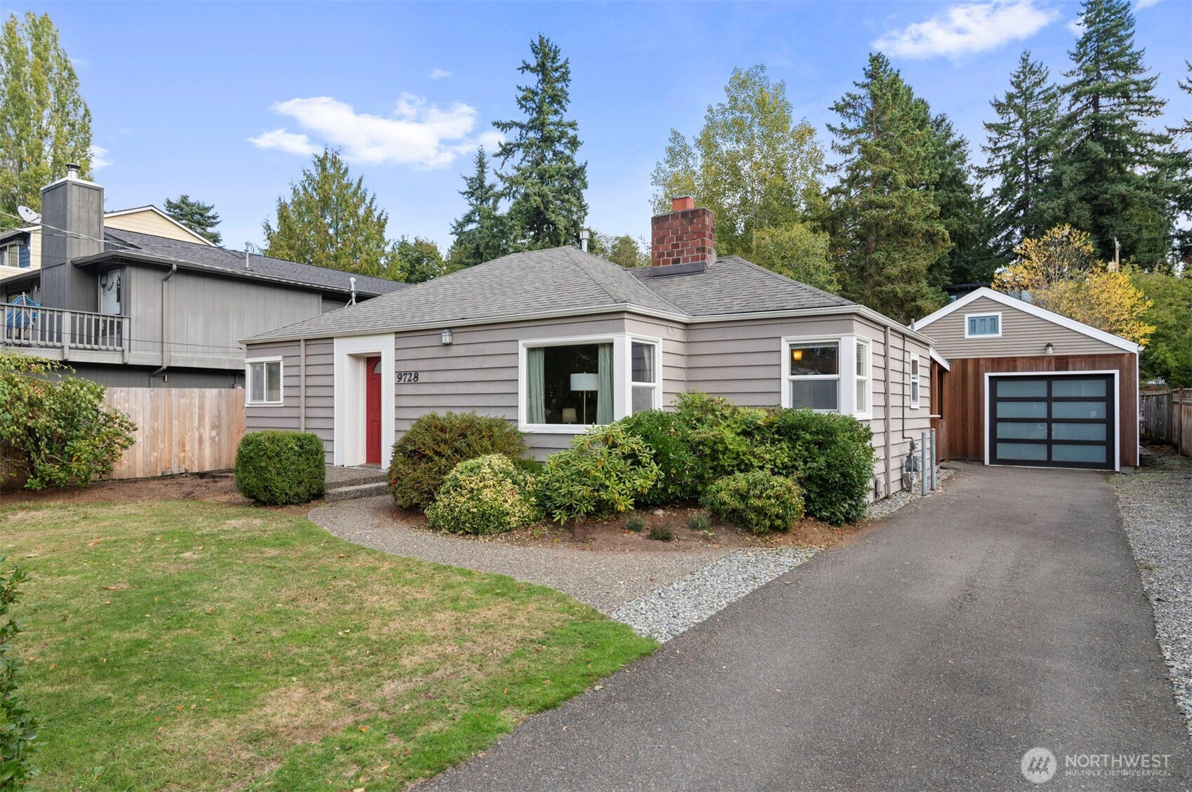 9728 45th Avenue NE, Seattle, WA 98115