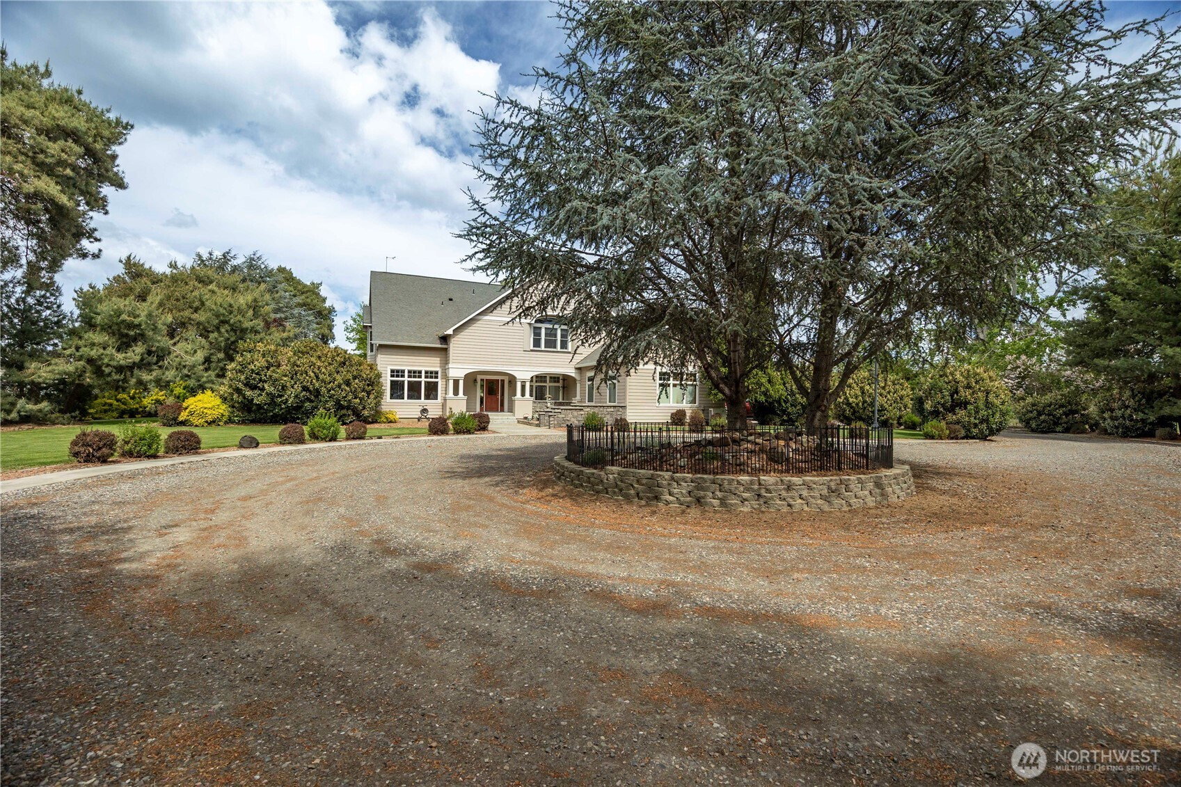 8620 W Richardson Road, Pasco, WA 99301