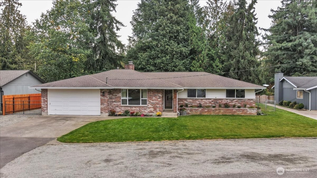 23815 SE 472nd Street, Enumclaw, WA 98022