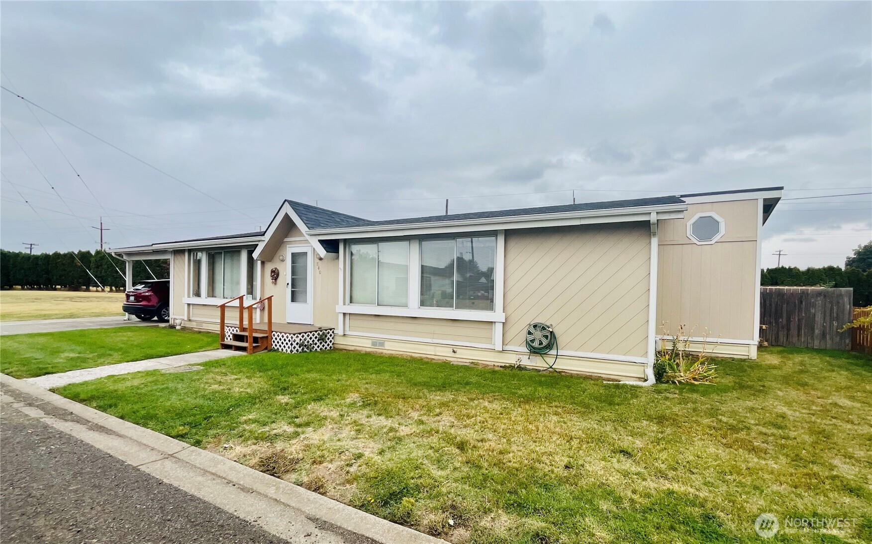 840 NE Karol Loop, College Place, WA 99324