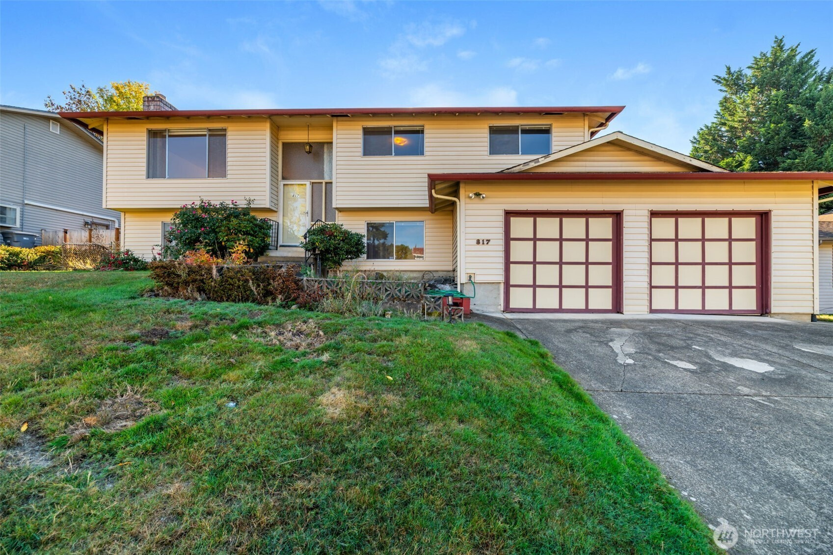 817 S 28th Court, Renton, WA 98055