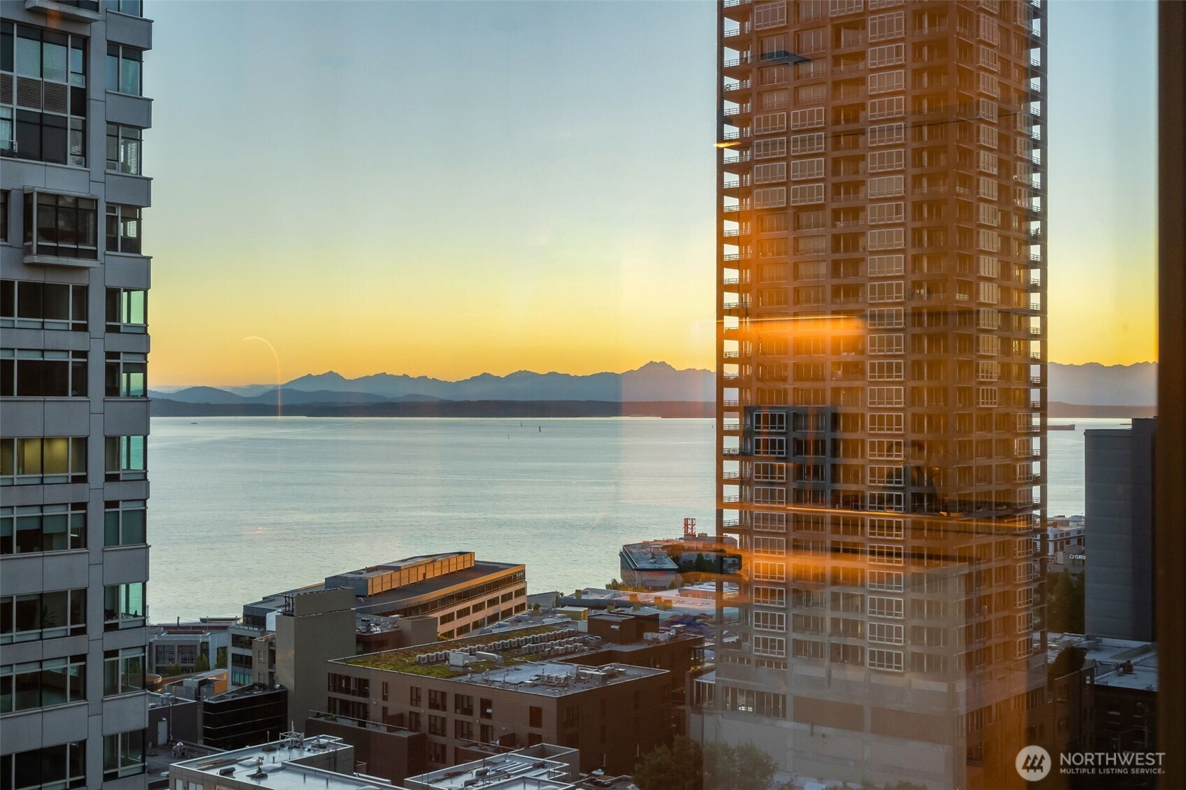 2033 2nd Avenue, Seattle, WA 98121