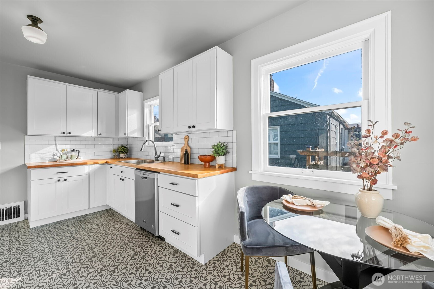 819 NE 59th Street, Seattle, WA 98105