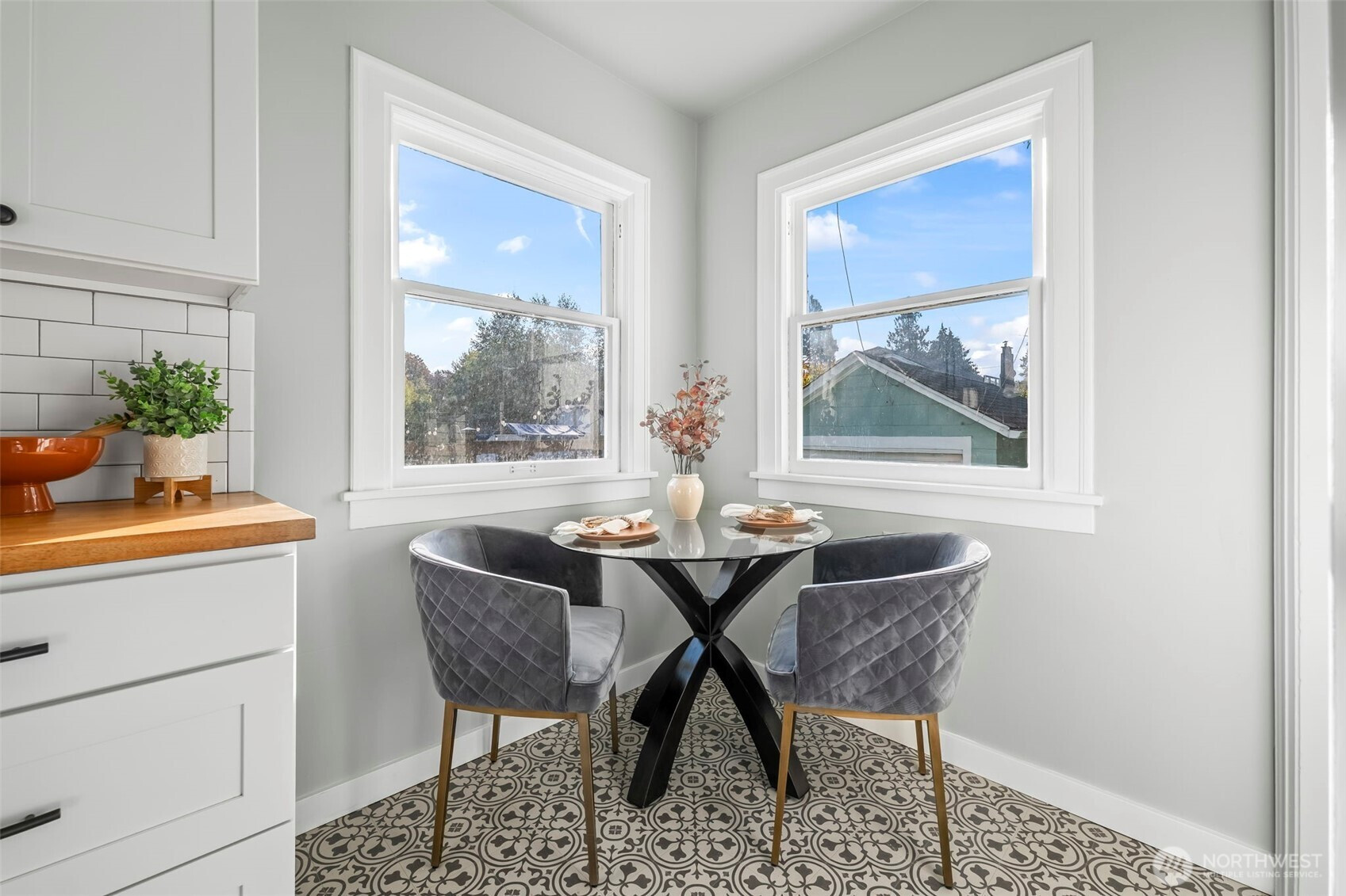 819 NE 59th Street, Seattle, WA 98105