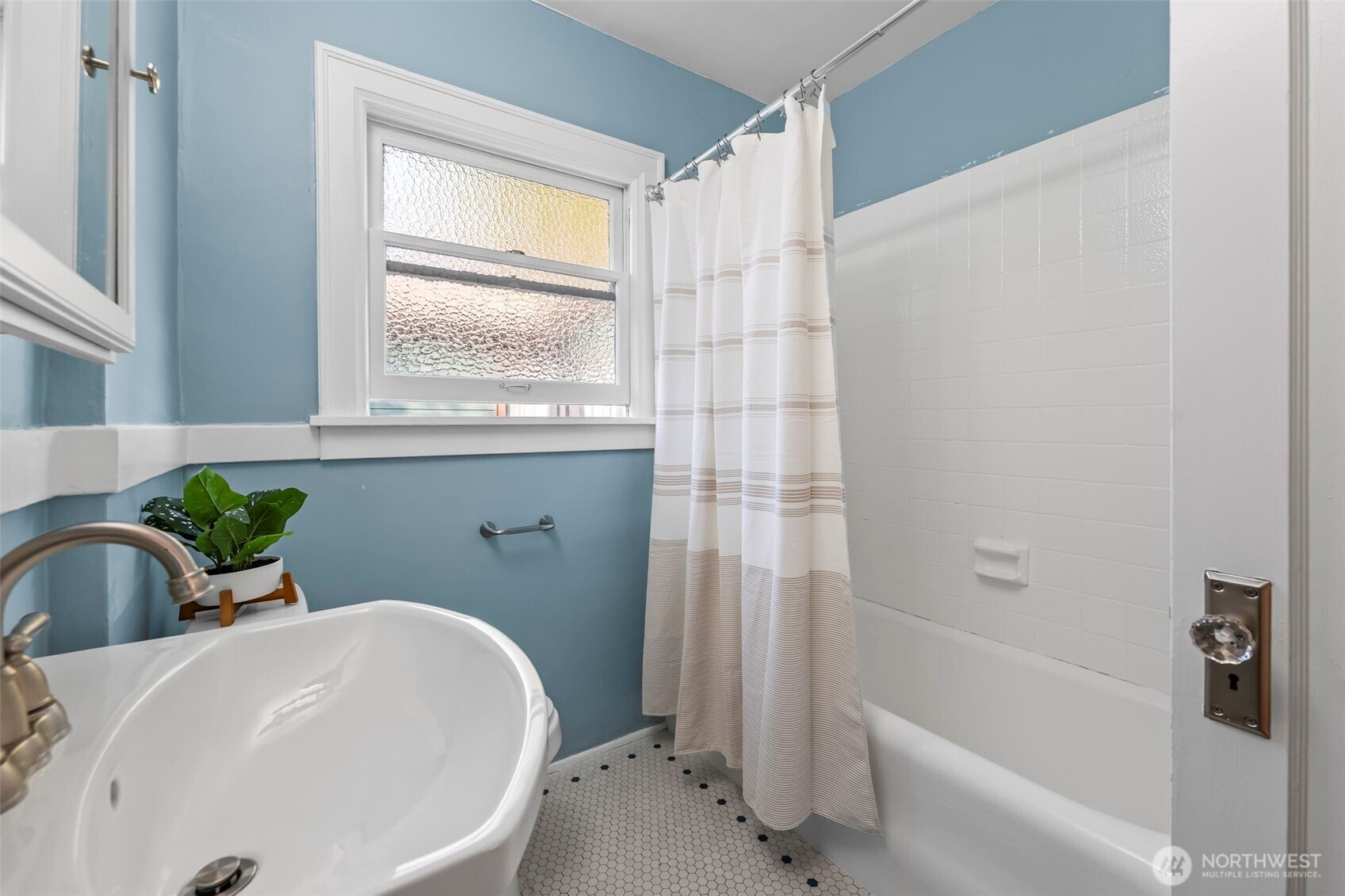 819 NE 59th Street, Seattle, WA 98105