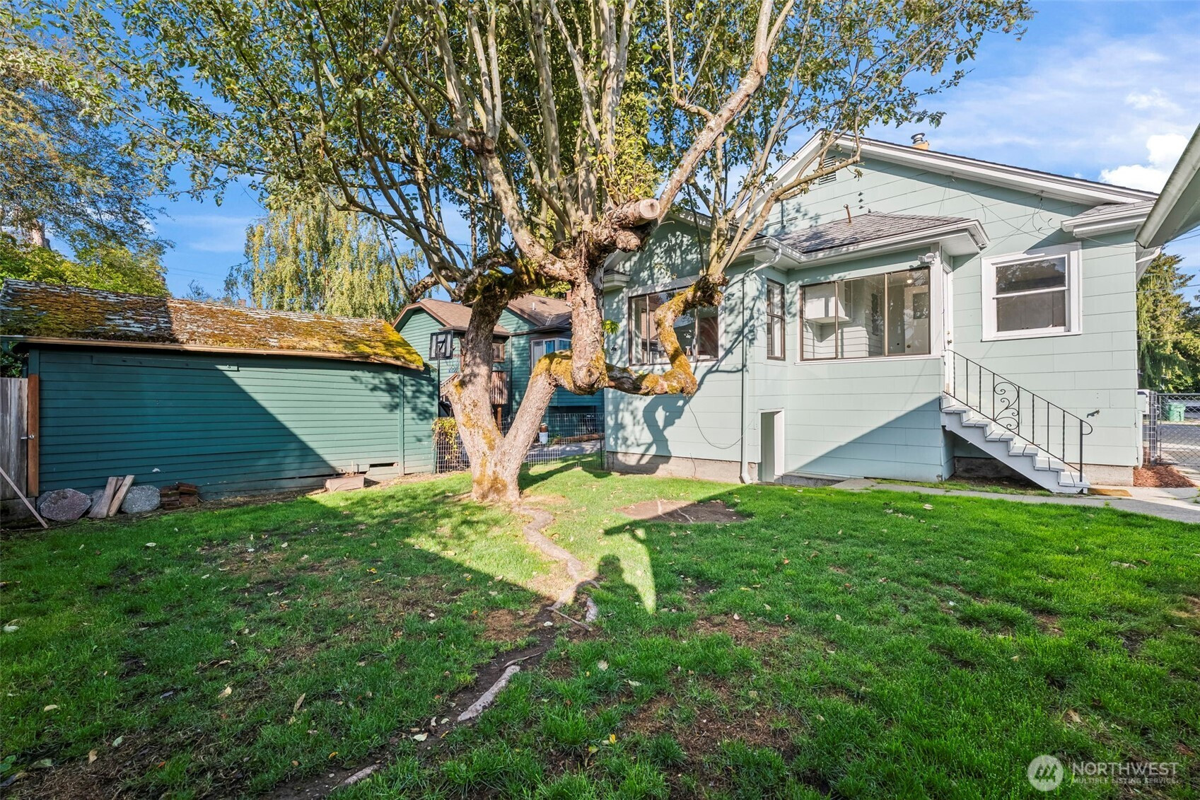 819 NE 59th Street, Seattle, WA 98105