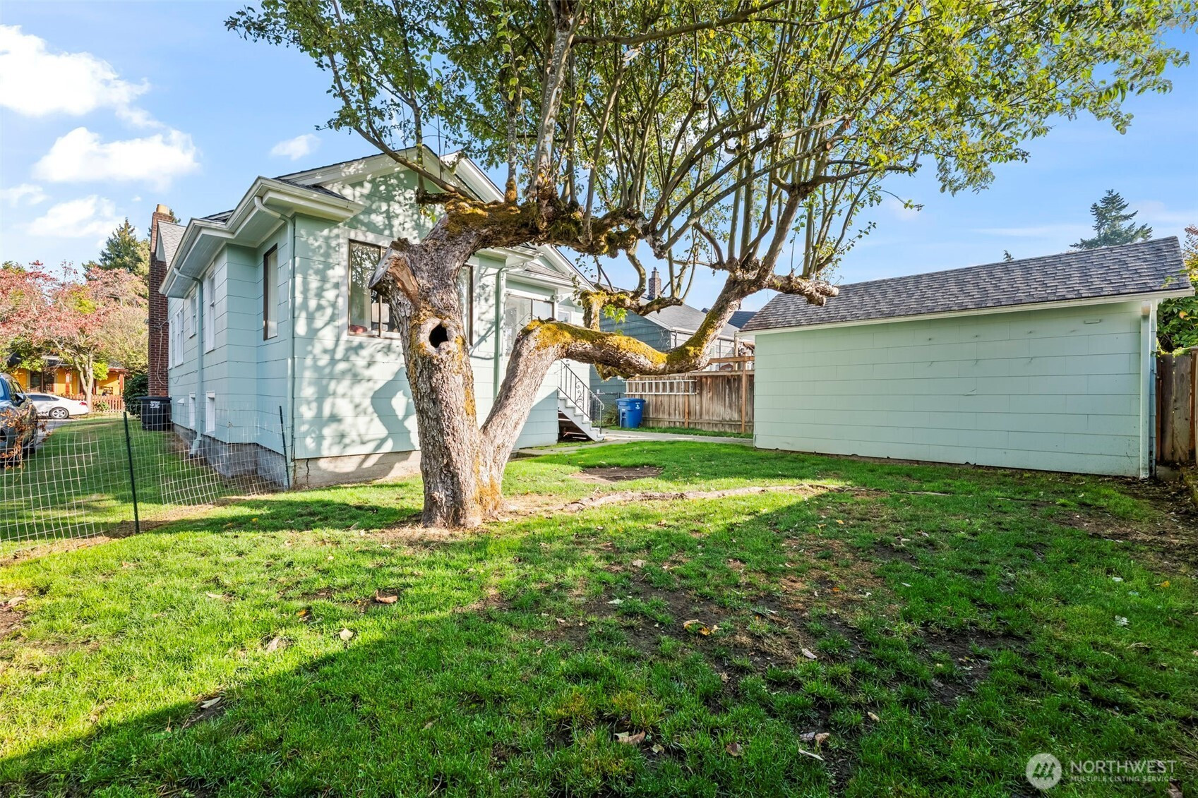 819 NE 59th Street, Seattle, WA 98105