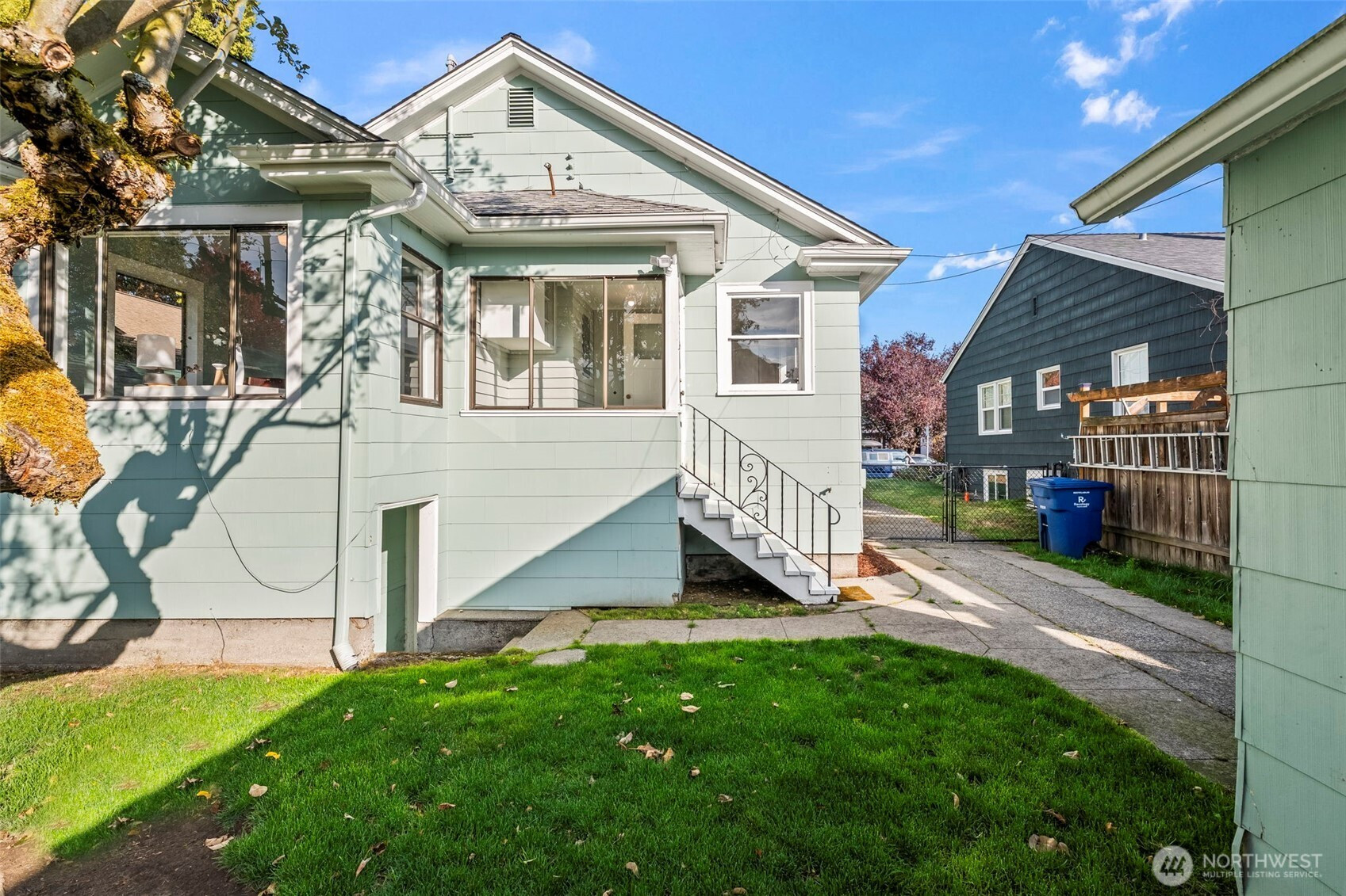 819 NE 59th Street, Seattle, WA 98105