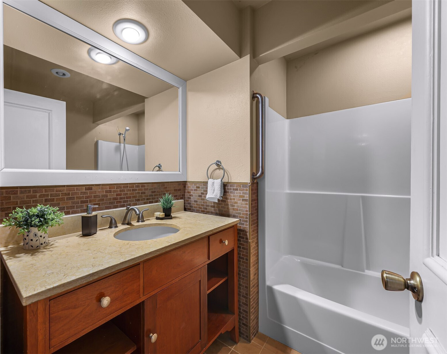 4843 Oakridge Drive, Blaine, WA 98230