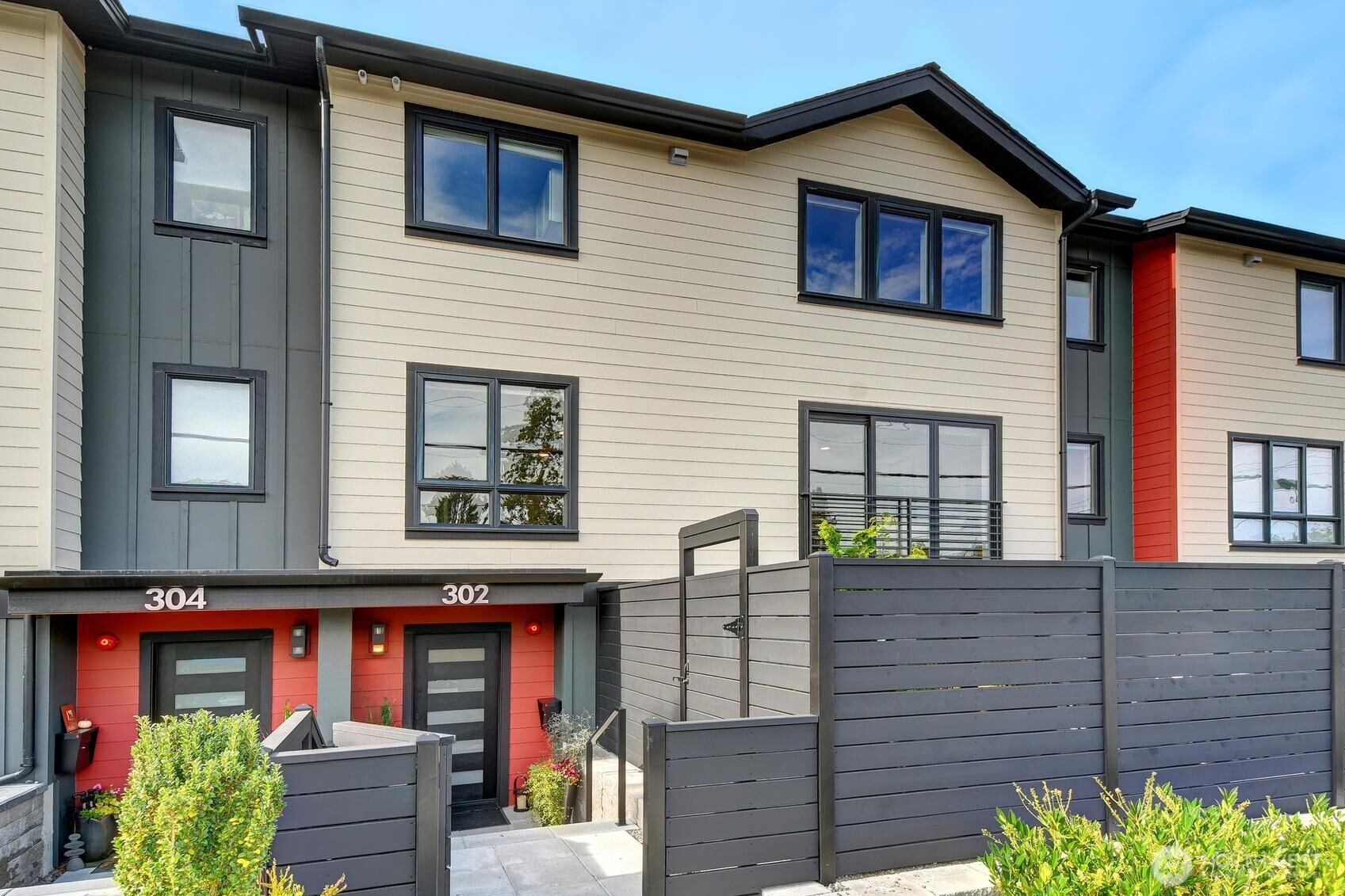 302 6th Avenue S, Edmonds, WA 98020
