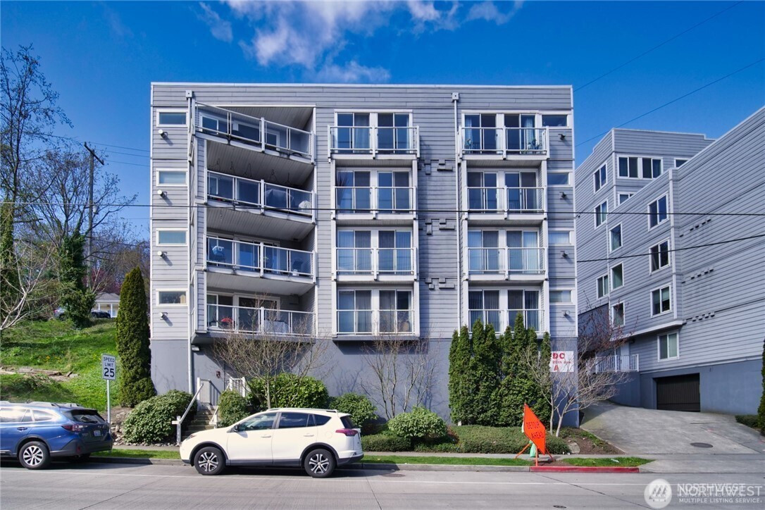3318 30th Avenue SW, Seattle, WA 98126